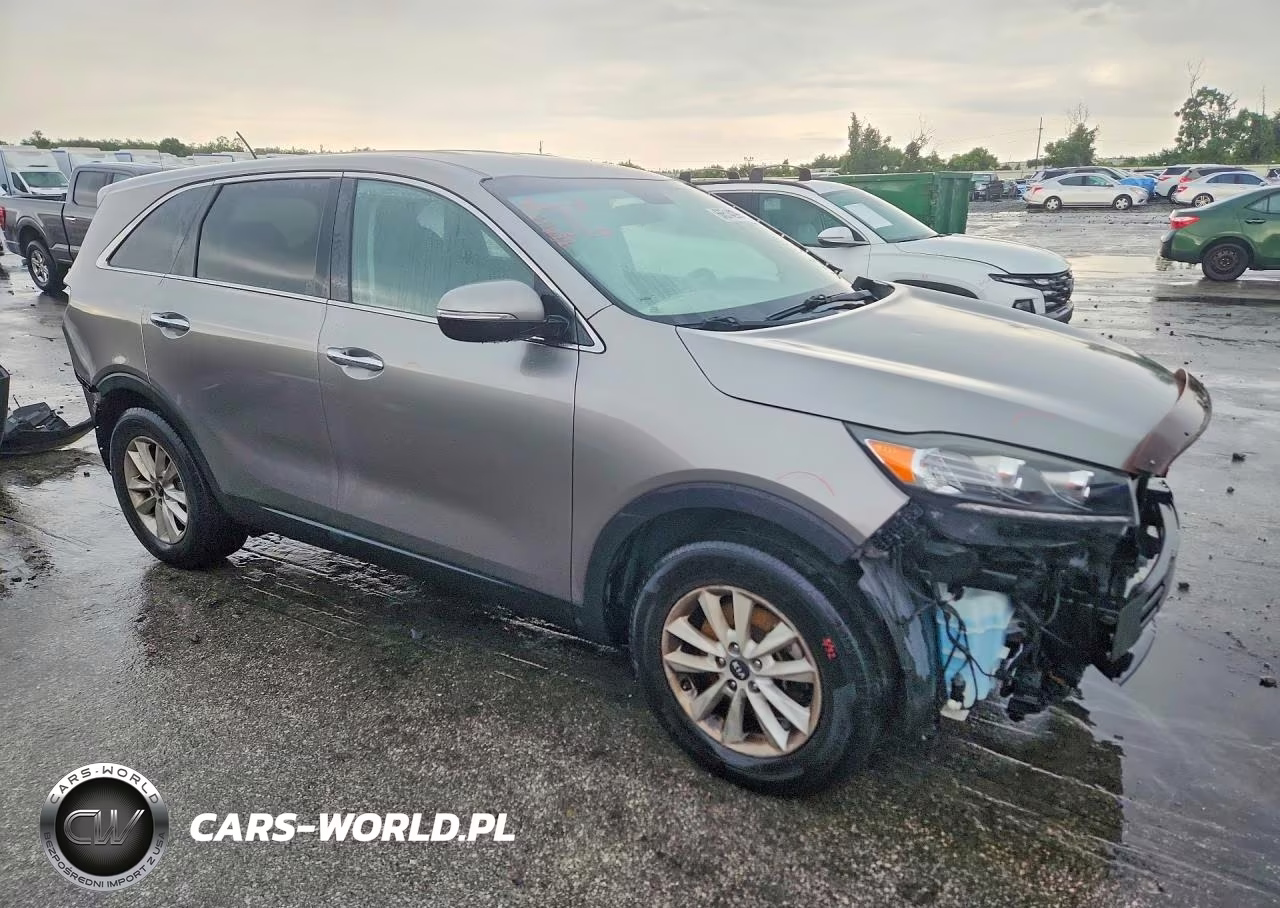 2019 Kia Sorento L VIN:5XYPG4A39KG529809 - 4