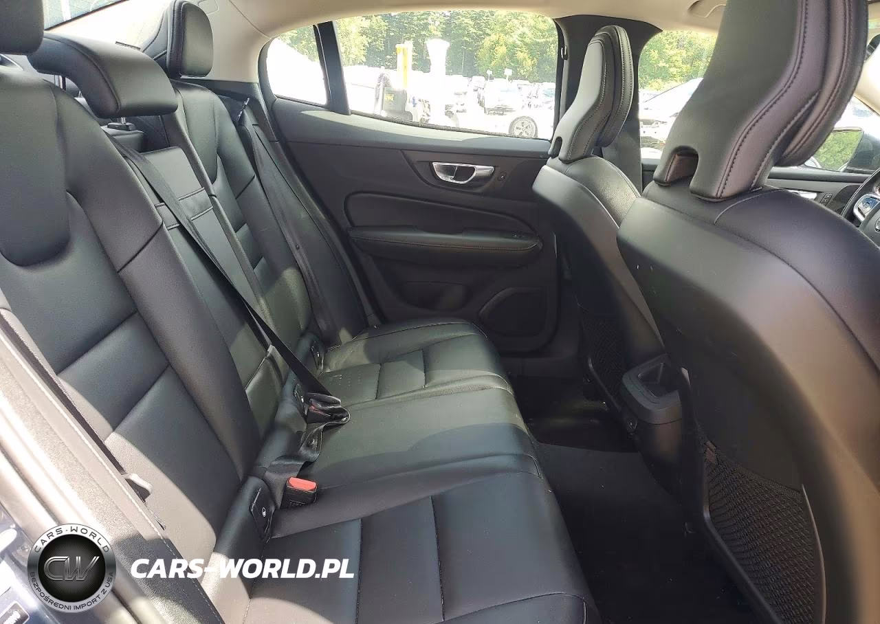 2021 Volvo S60 T6 Momentum VIN:7JRA22TK2MG092413 - 10