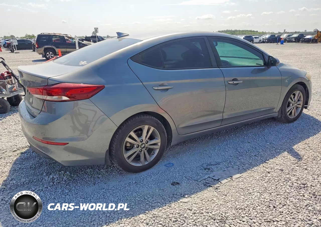 2018 Hyundai Elantra Value Edition VIN:KMHD84LF5JU629695 - 3