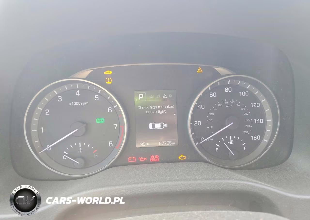2018 Hyundai Elantra Value Edition VIN:KMHD84LF5JU629695 - 9