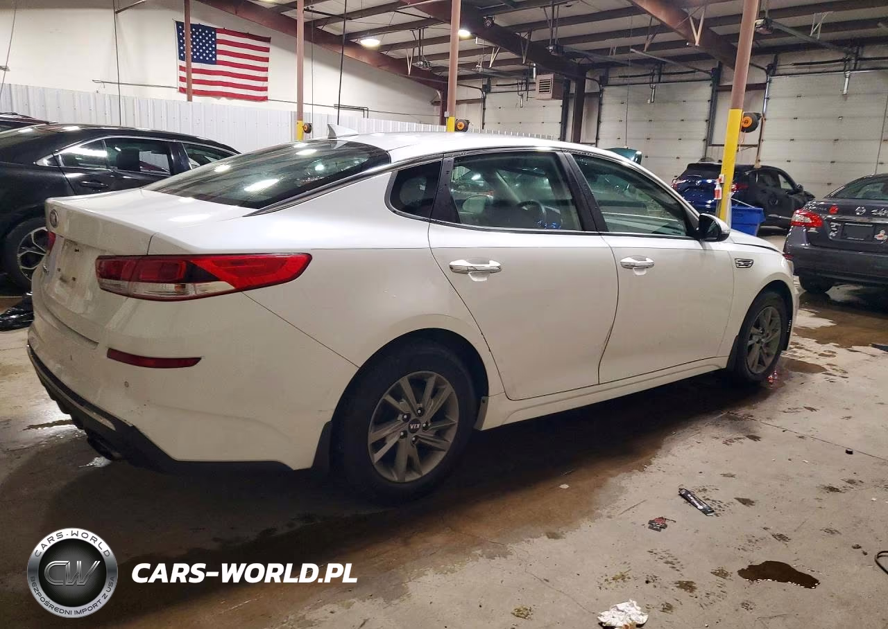 2019 Kia Optima Lx VIN:5XXGT4L35KG326168 - 3