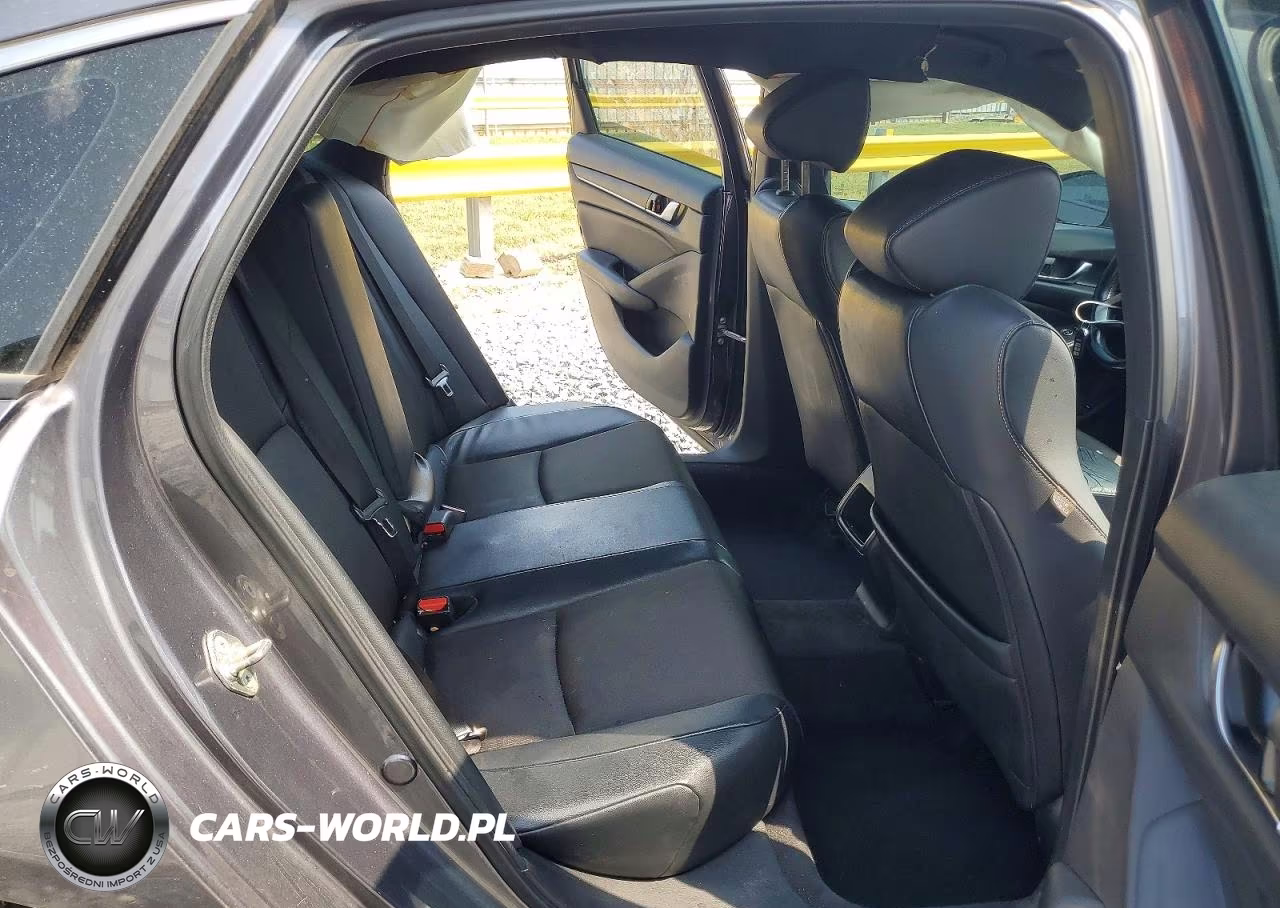 2018 Honda Accord Sport VIN:1HGCV1F39JA066811 - 10