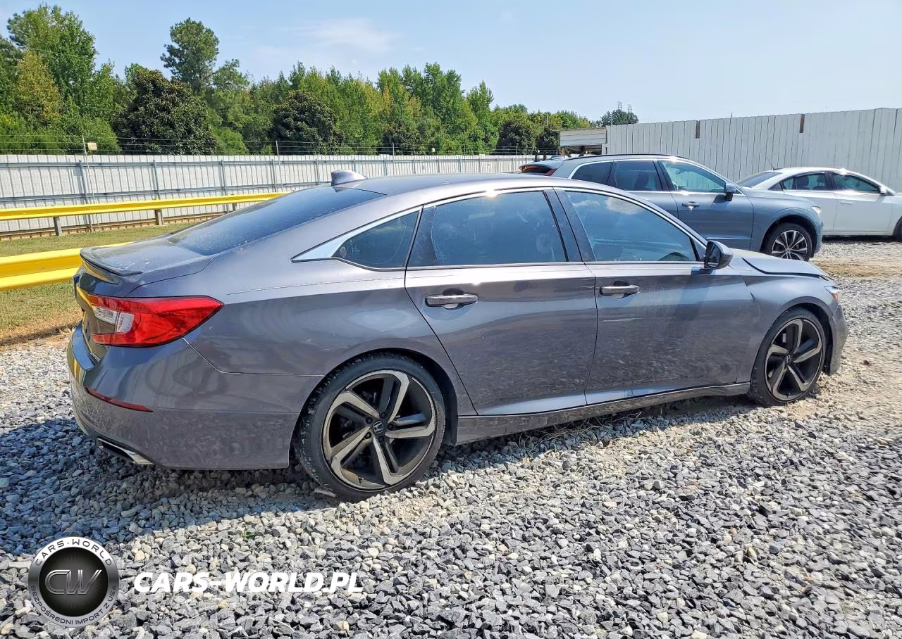 2018 Honda Accord Sport VIN:1HGCV1F39JA066811 - 3