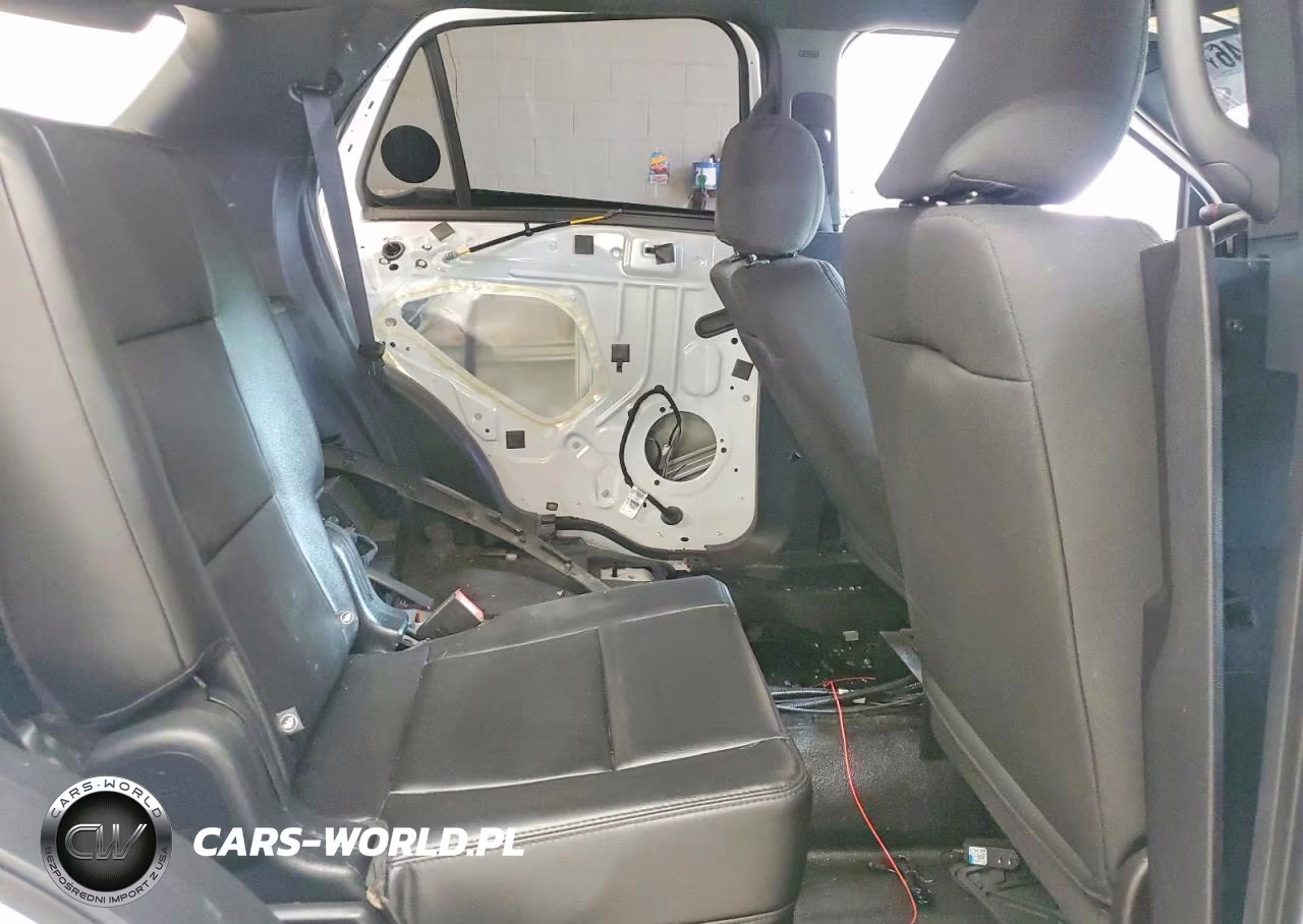 2018 Ford Explorer Police Interceptor VIN:1FM5K8ARXJGC56565 - 10