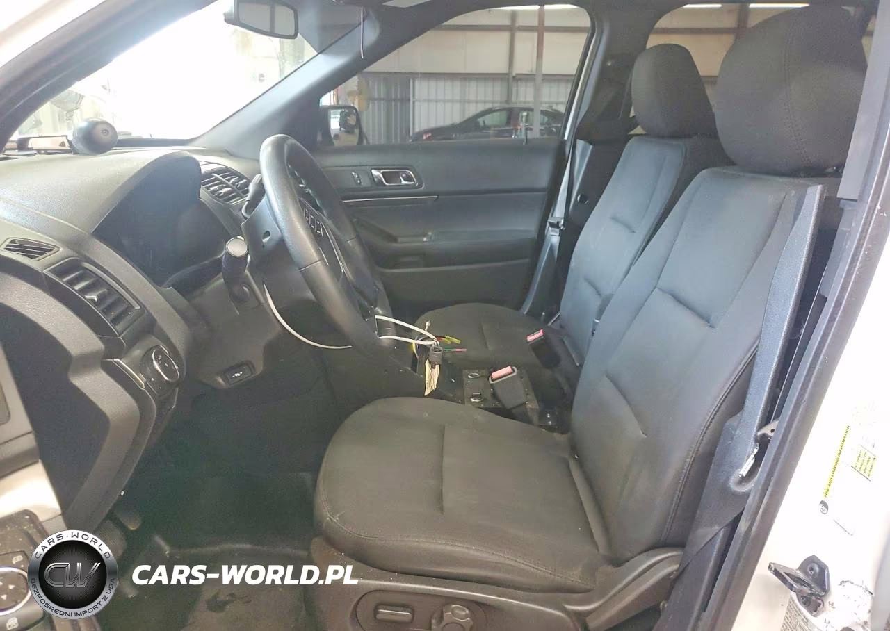 2018 Ford Explorer Police Interceptor VIN:1FM5K8ARXJGC56565 - 7