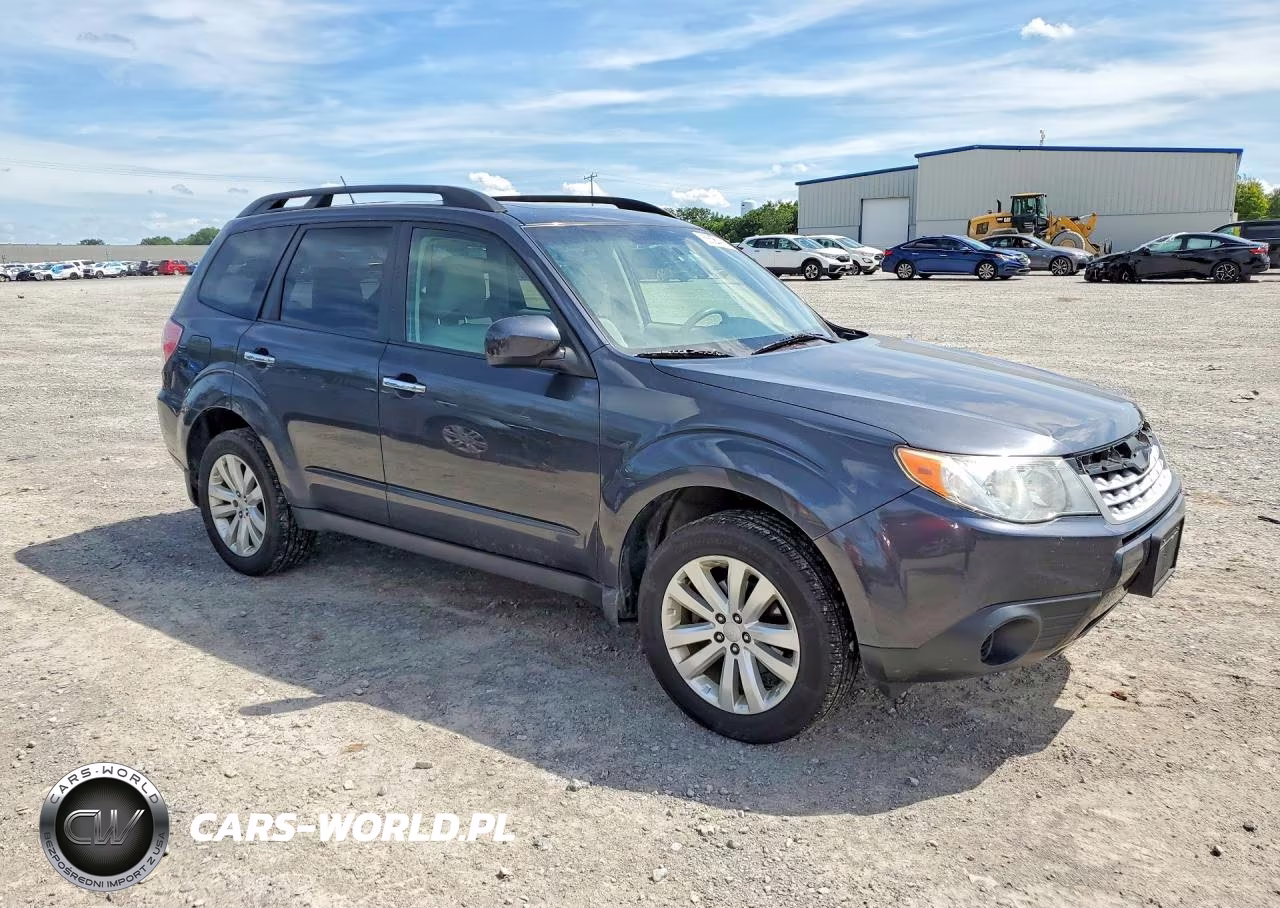 2013 Subaru Forester 2.5X Premium VIN:JF2SHADC5DH409390 - 4