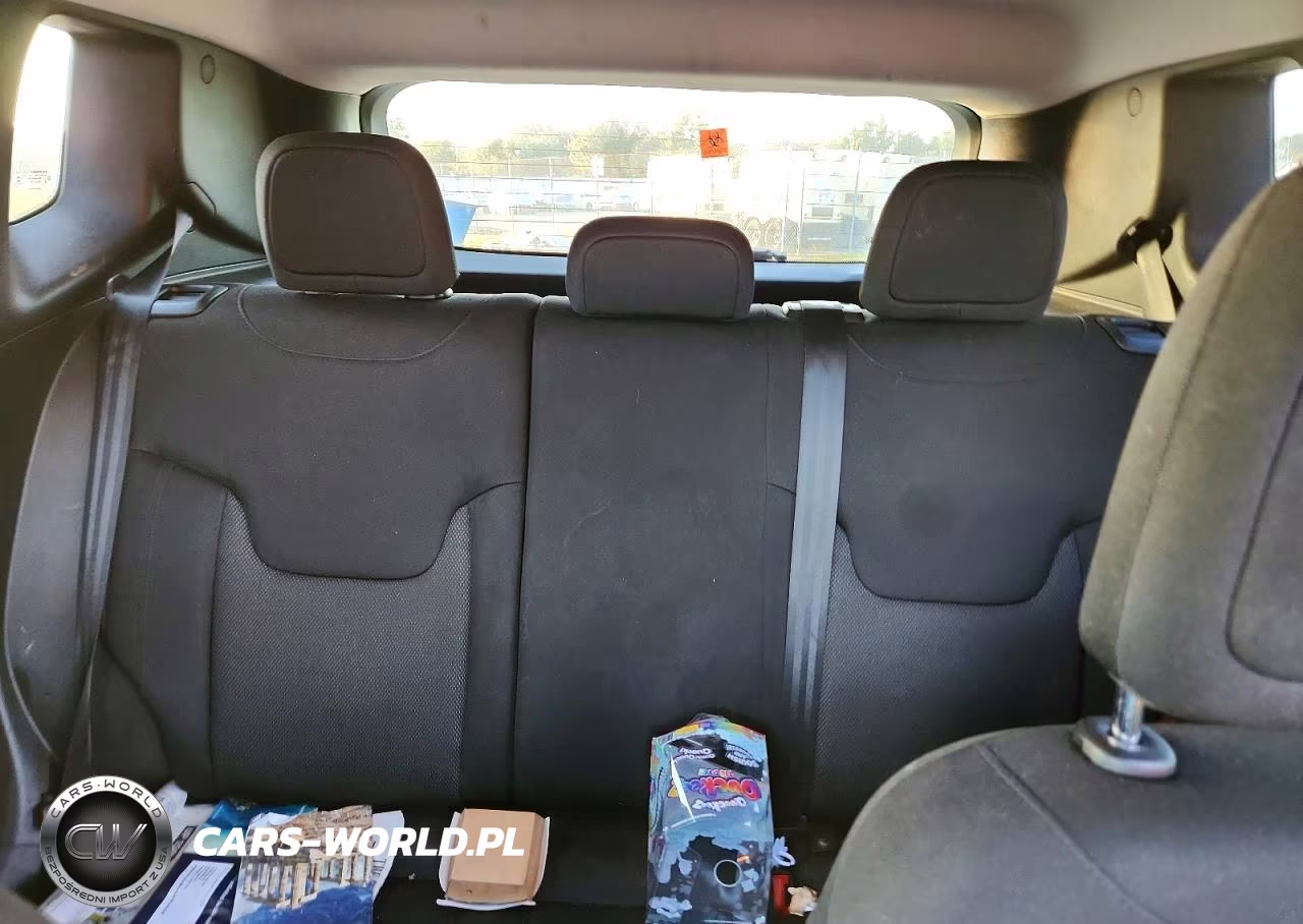 2020 Jeep Renegade Sport VIN:ZACNJAAB6LPL25983 - 10