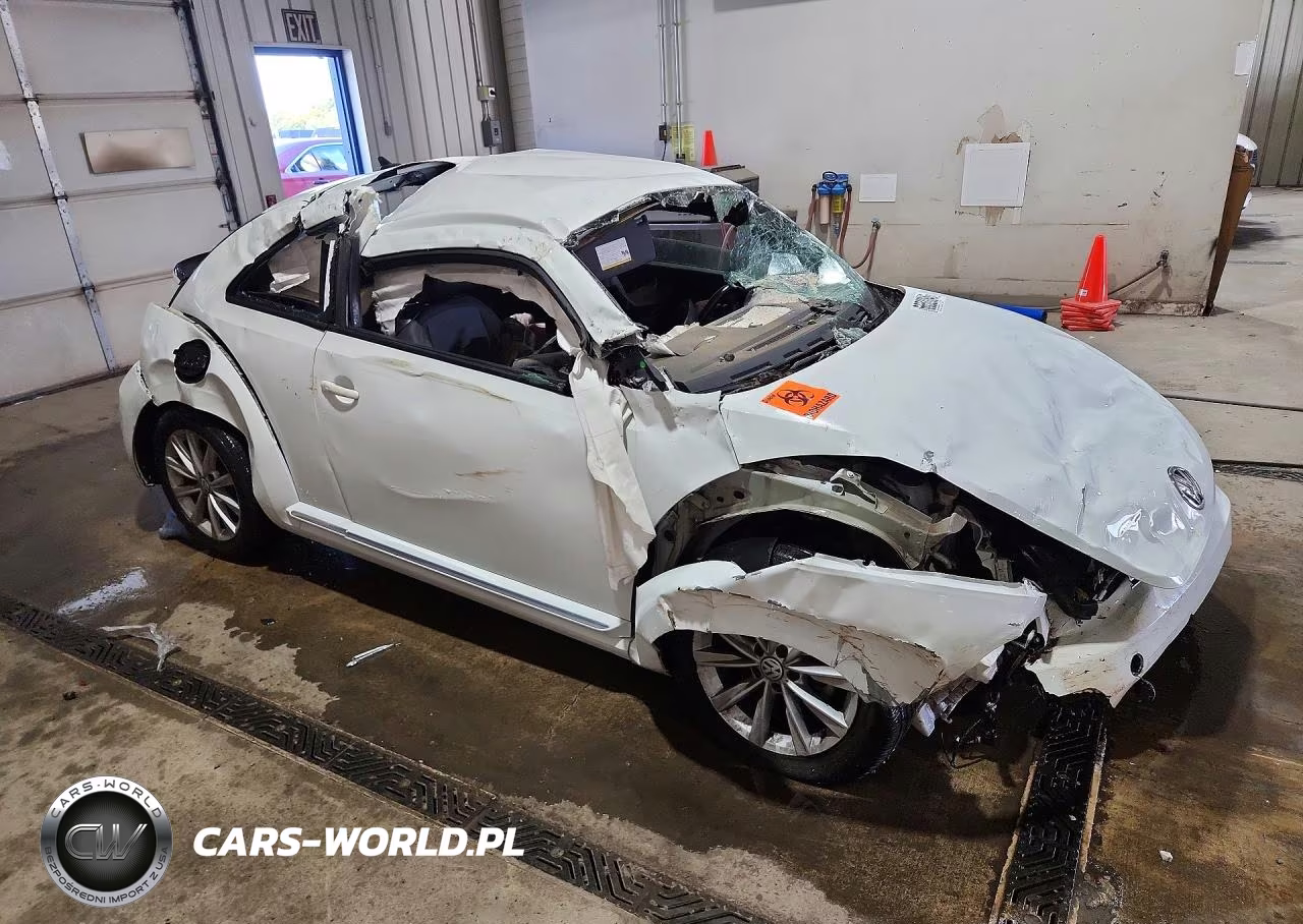 2018 Volkswagen Beetle S VIN:3VWFD7AT4JM709963 - 4