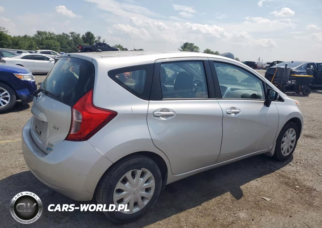 2015 Nissan Versa VIN:3N1CE2CP7FL372405 - 3