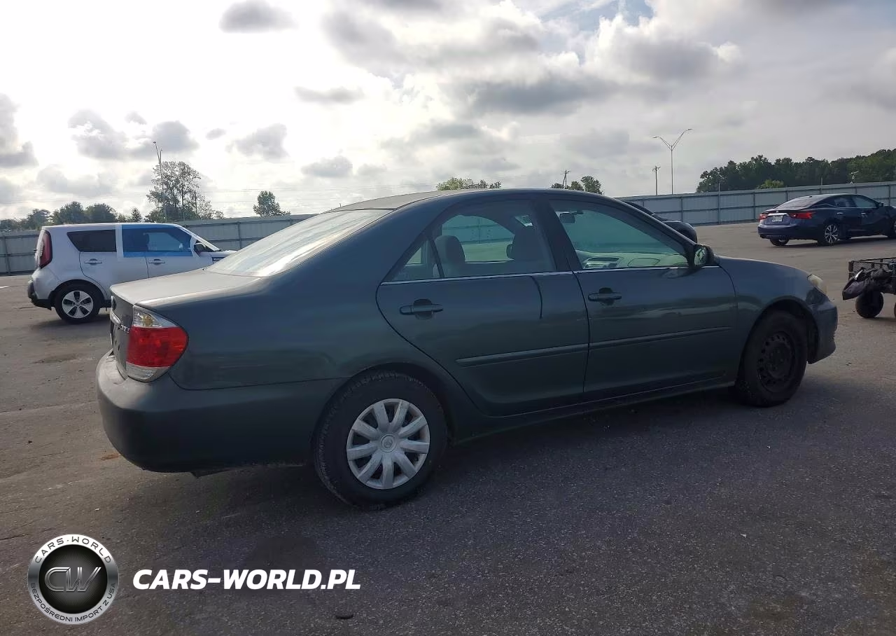2005 Toyota Camry Le VIN:4T1BE32K85U402015 - 3