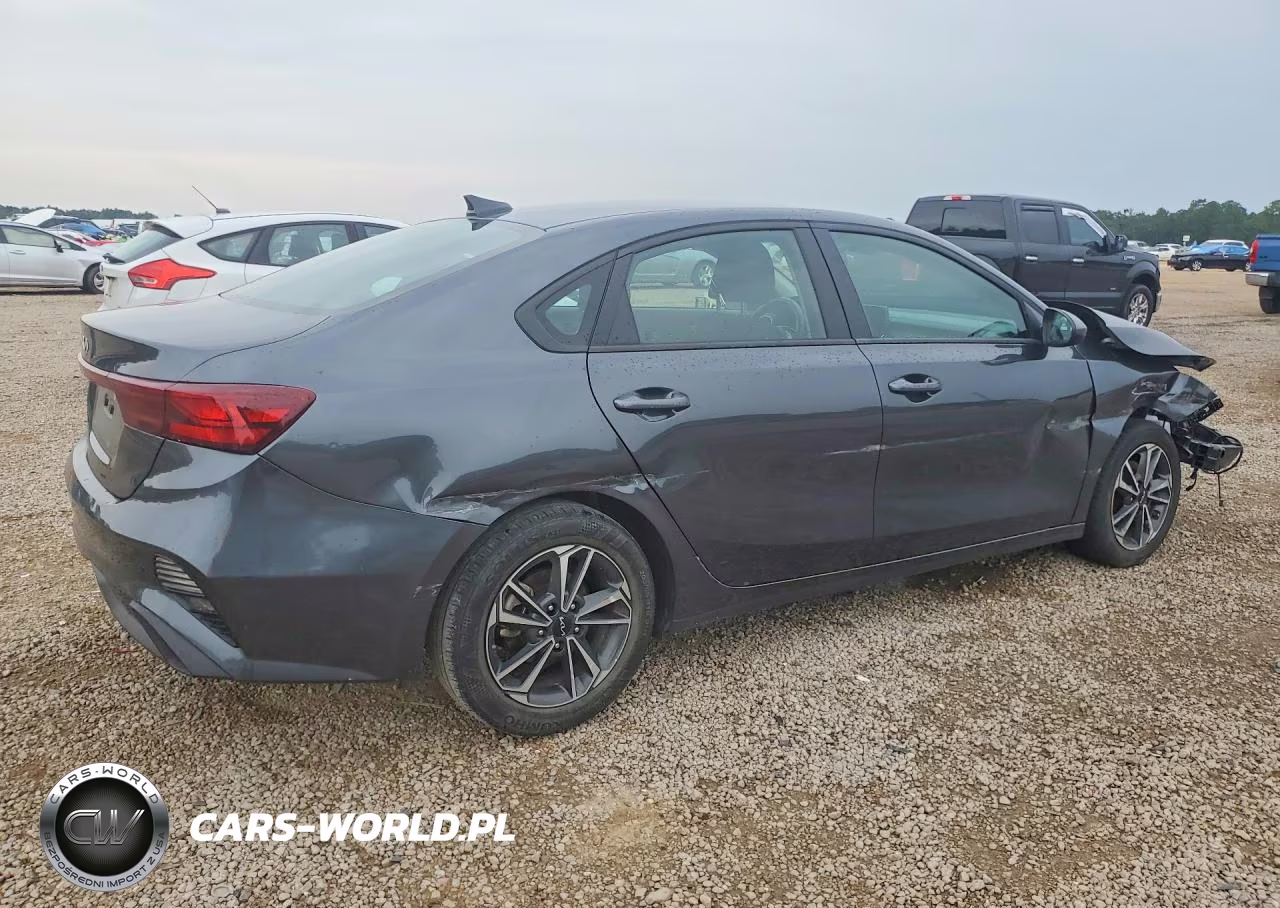 2024 Kia Forte Lxs VIN:3KPF24AD9RE744133 - 3