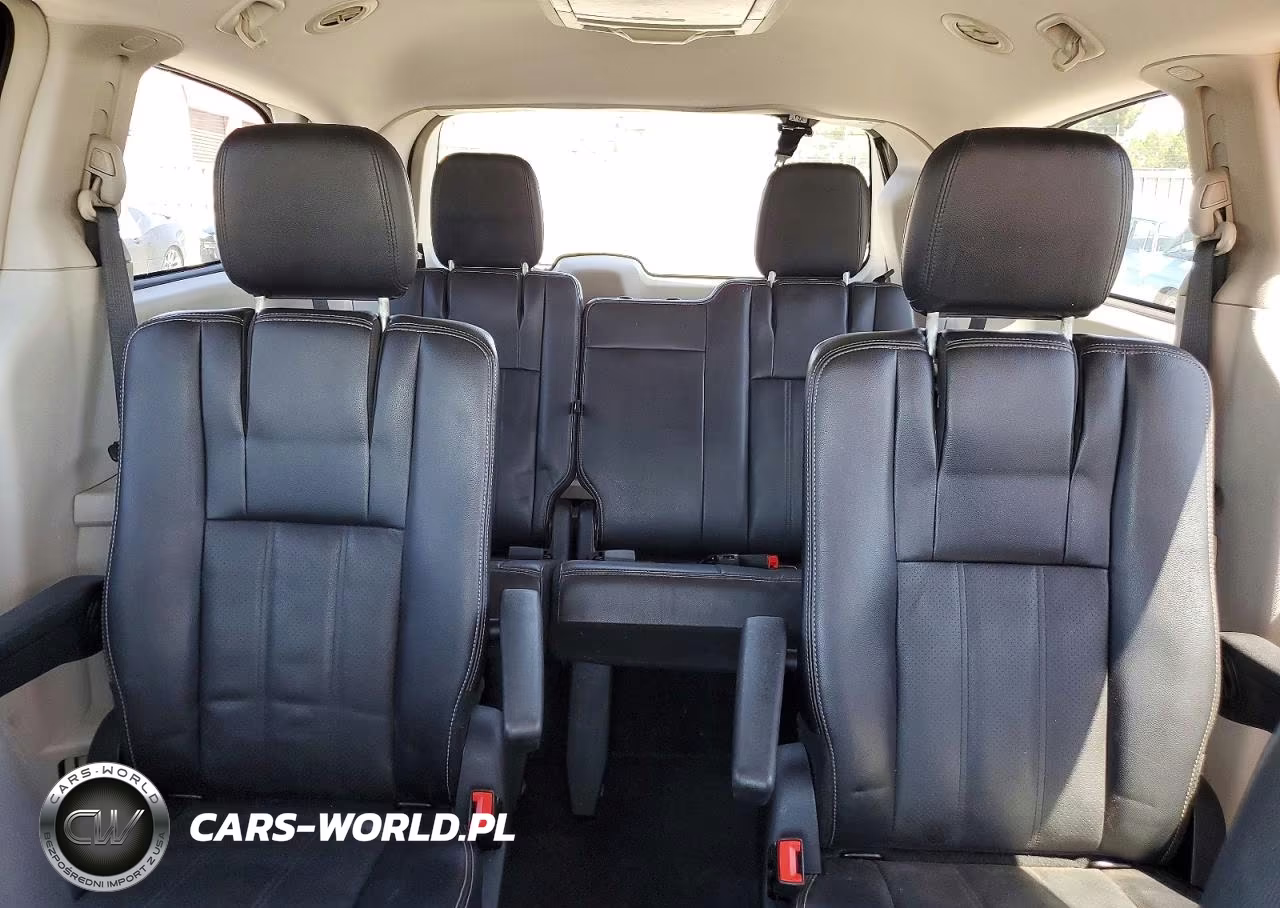 2012 Chrysler Town & Country Touring VIN:2C4RC1BG2CR400277 - 10