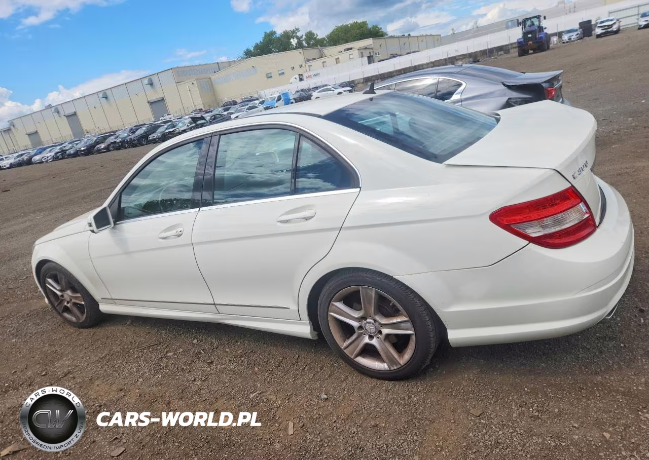 2011 Mercedes-Benz C 300 VIN:WDDGF5EB2BA516190 - 2