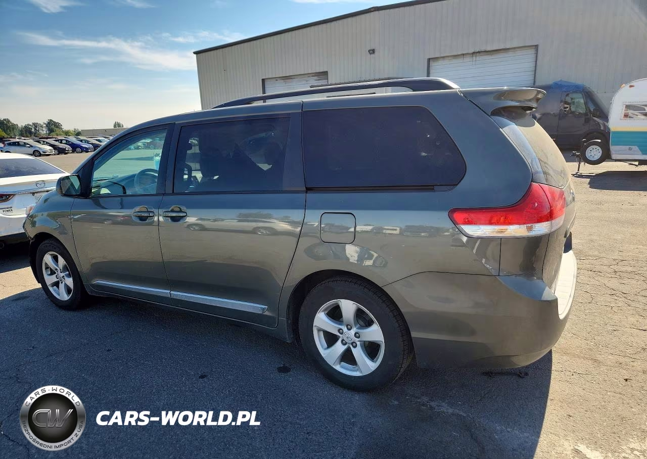 2013 Toyota Sienna Le VIN:5TDKK3DC4DS299214 - 2