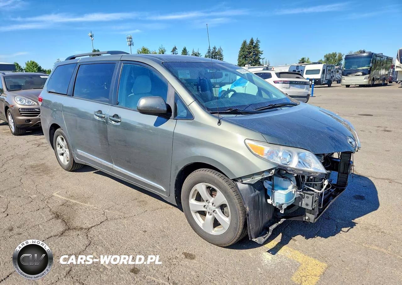 2013 Toyota Sienna Le VIN:5TDKK3DC4DS299214 - 4