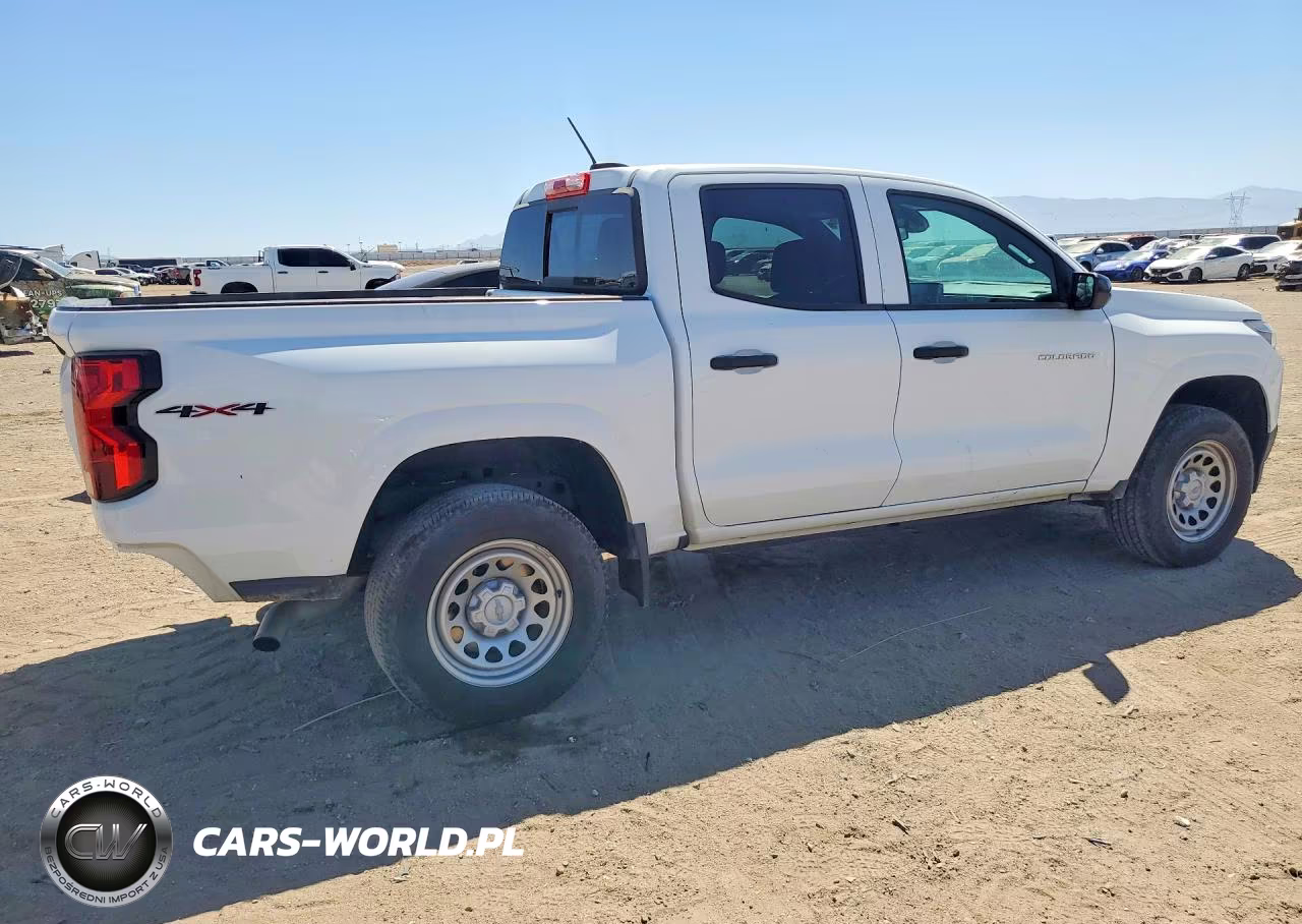 2024 Chevrolet Colorado VIN:1GCGTBEC7R1250654 - 3