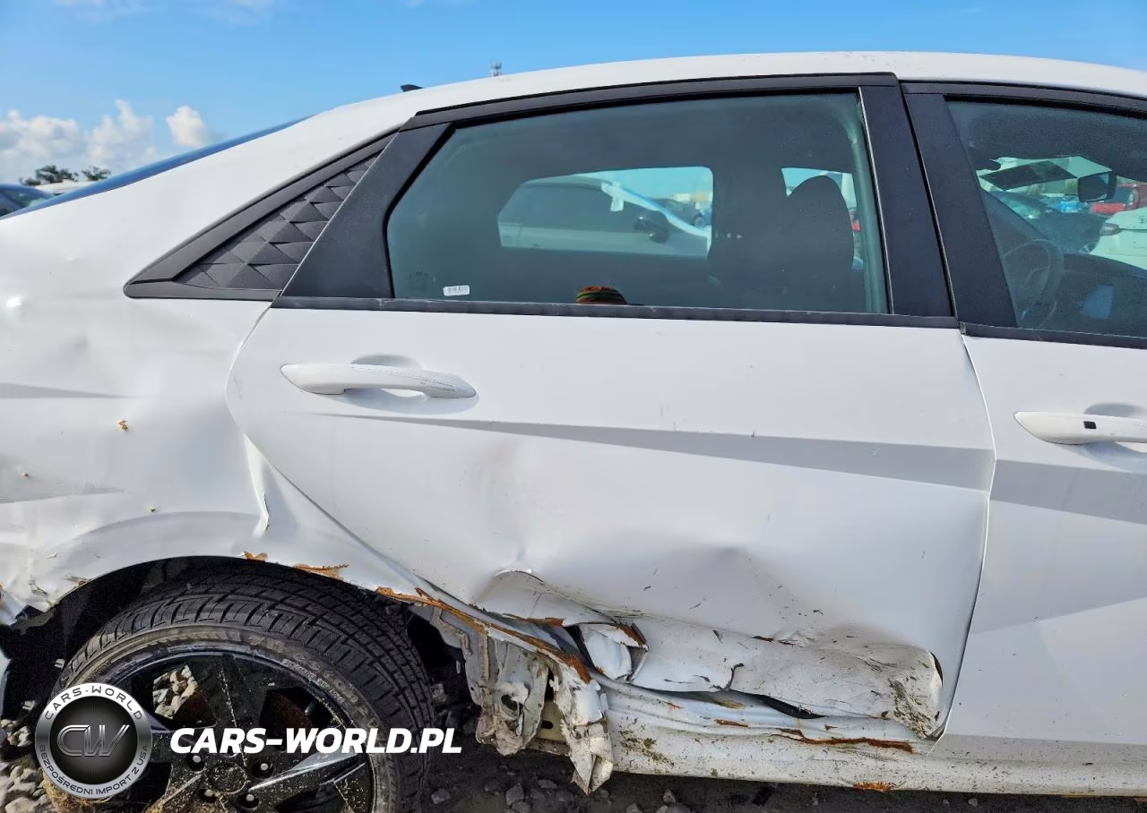 2026 Hyundai Elantra Sel Sport VIN:KMHLM4DGXTU157561 - 10