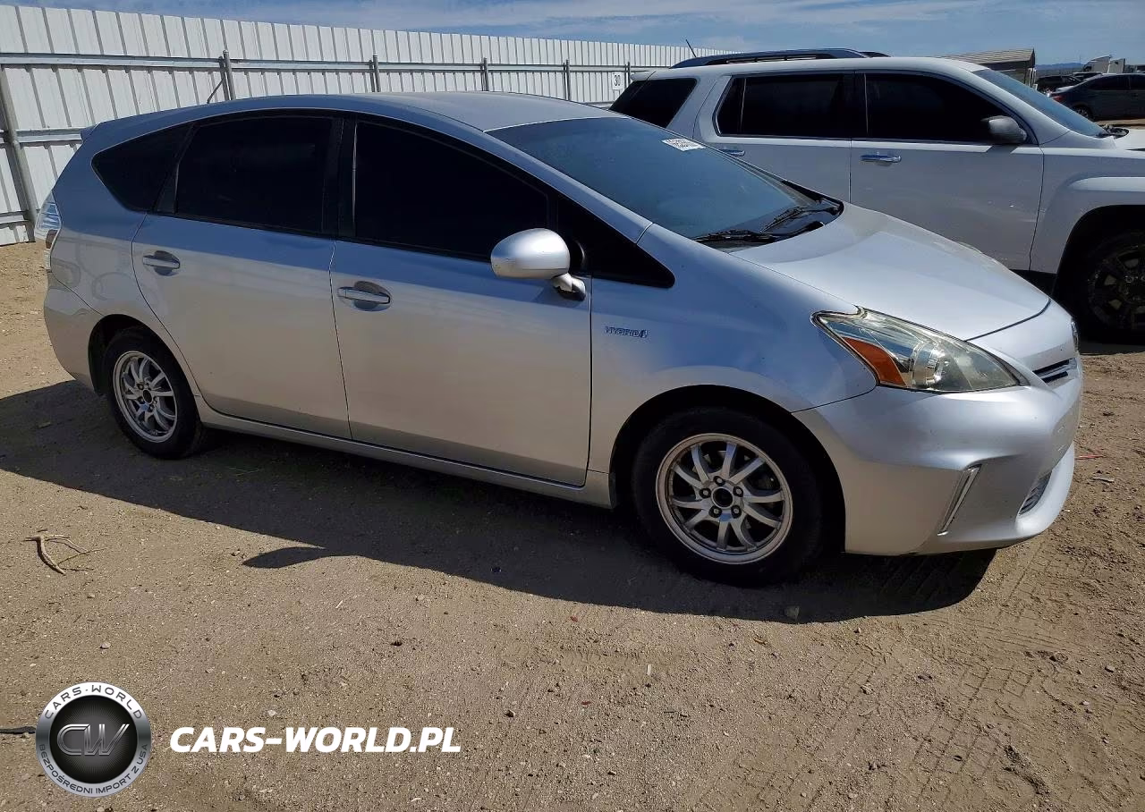 2013 Toyota Prius V Two VIN:JTDZN3EU0D3245309 - 4