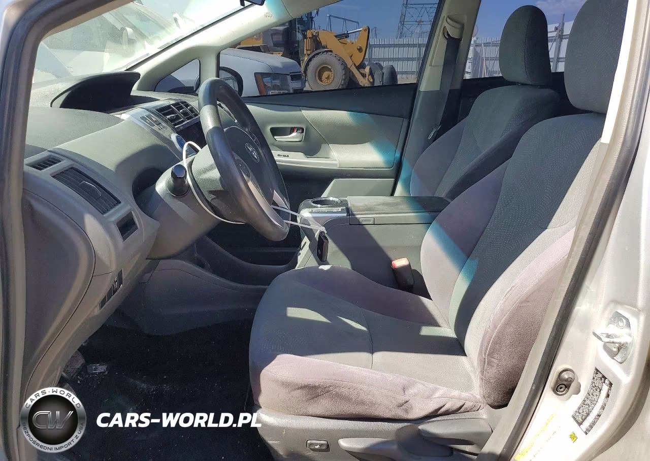 2013 Toyota Prius V Two VIN:JTDZN3EU0D3245309 - 7