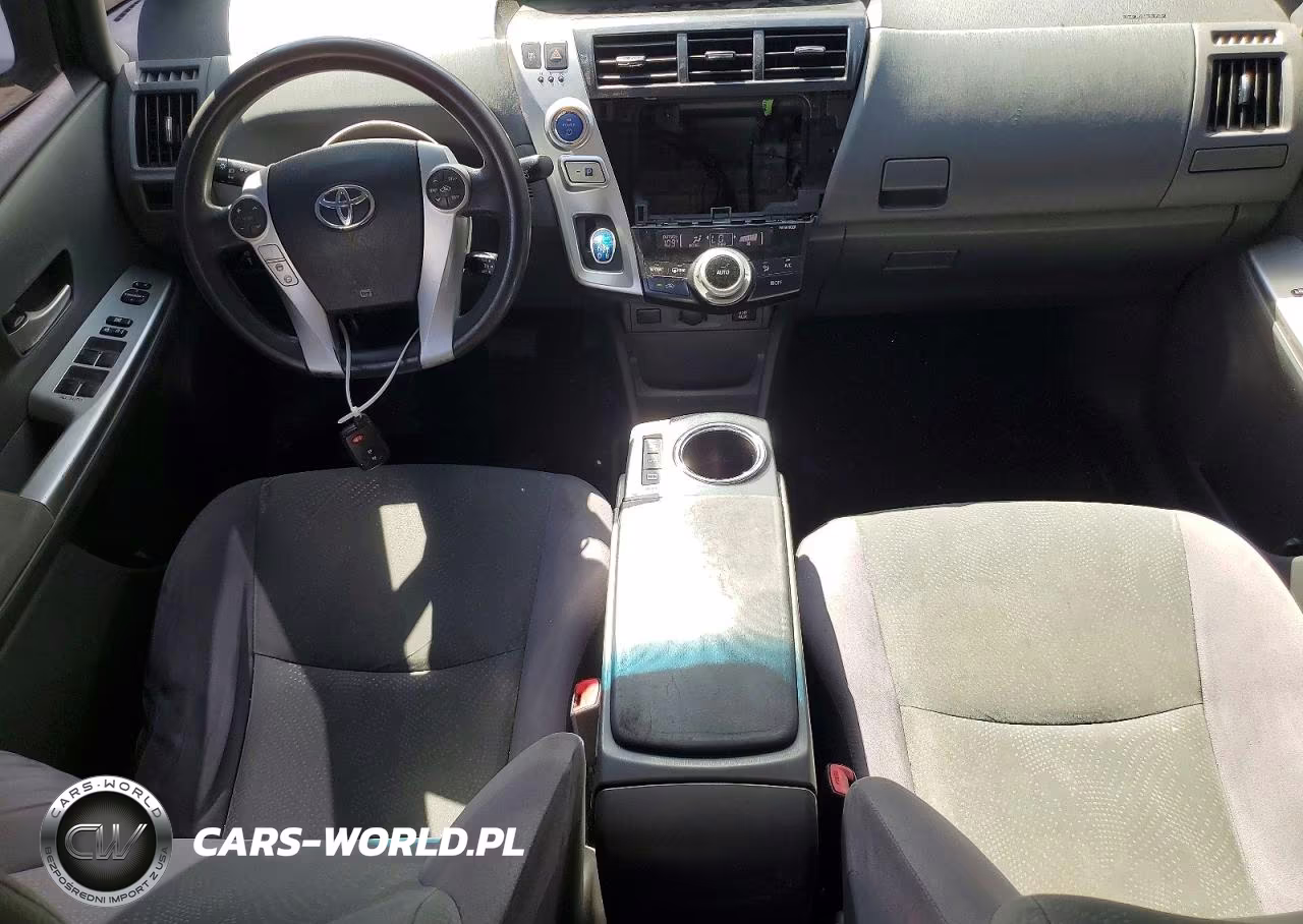2013 Toyota Prius V Two VIN:JTDZN3EU0D3245309 - 8
