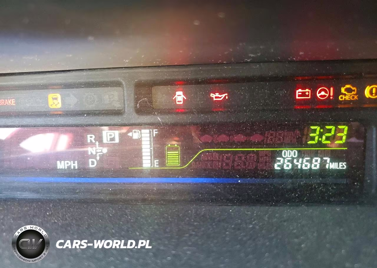 2013 Toyota Prius V Two VIN:JTDZN3EU0D3245309 - 9