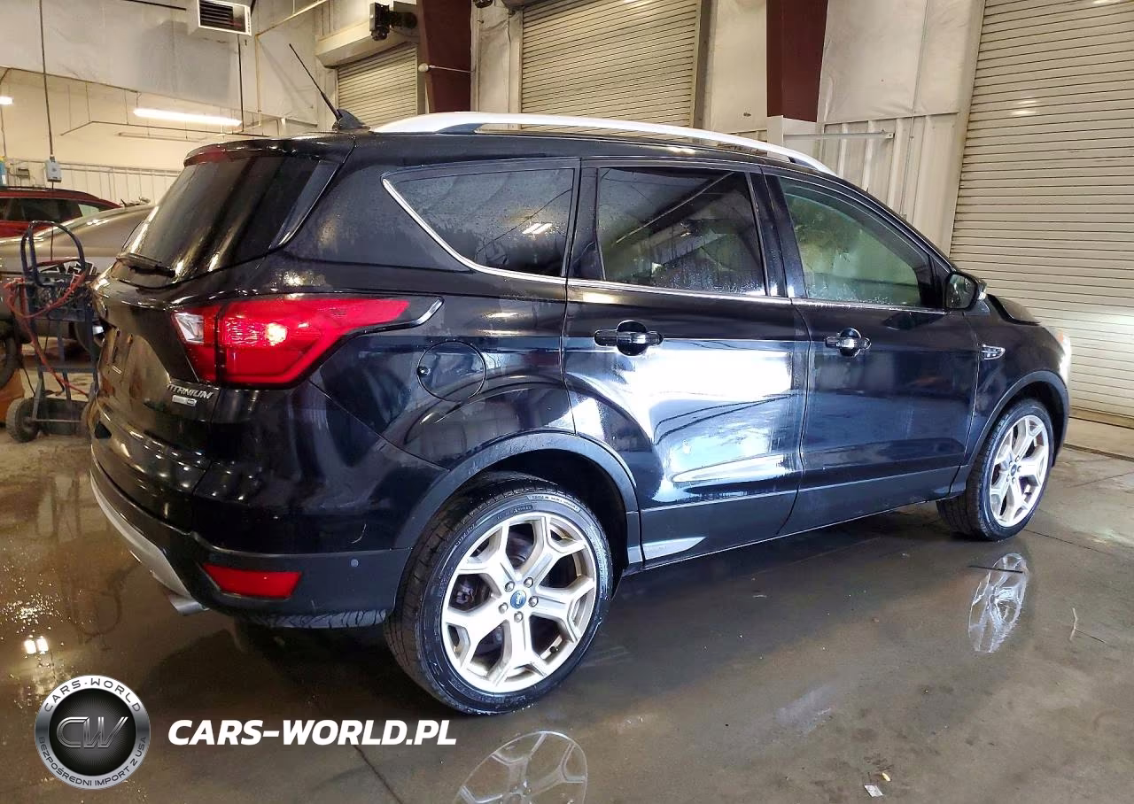 2019 Ford Escape Titanium VIN:1FMCU9J91KUC33461 - 3