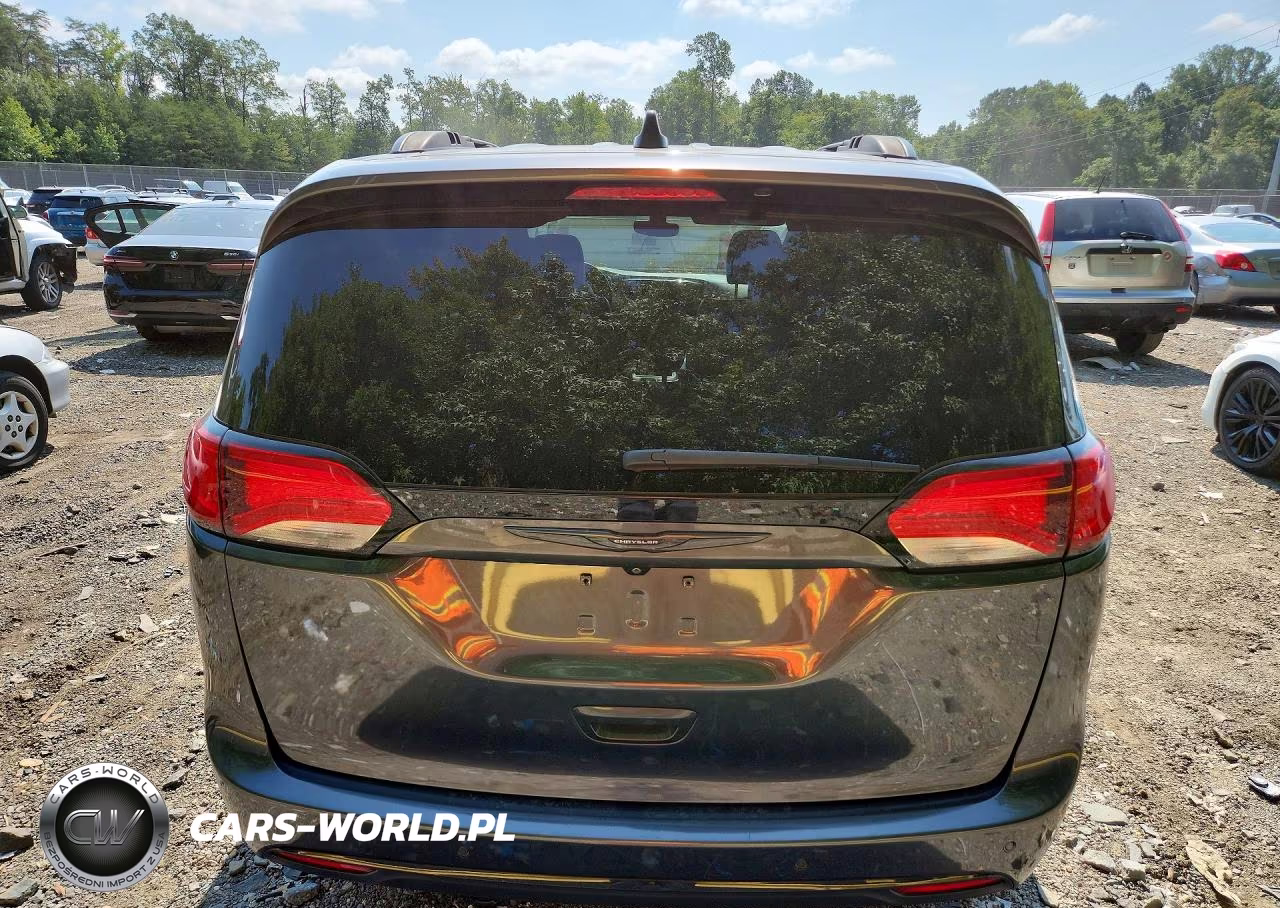 2019 Chrysler Pacifica Touring L VIN:2C4RC1BG1KR633324 - 6