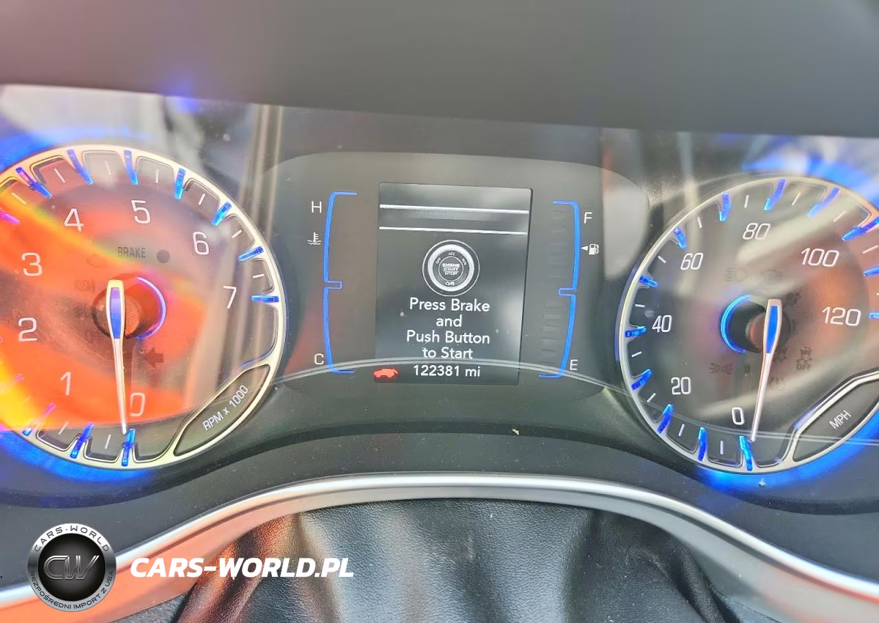 2019 Chrysler Pacifica Touring L VIN:2C4RC1BG1KR633324 - 9