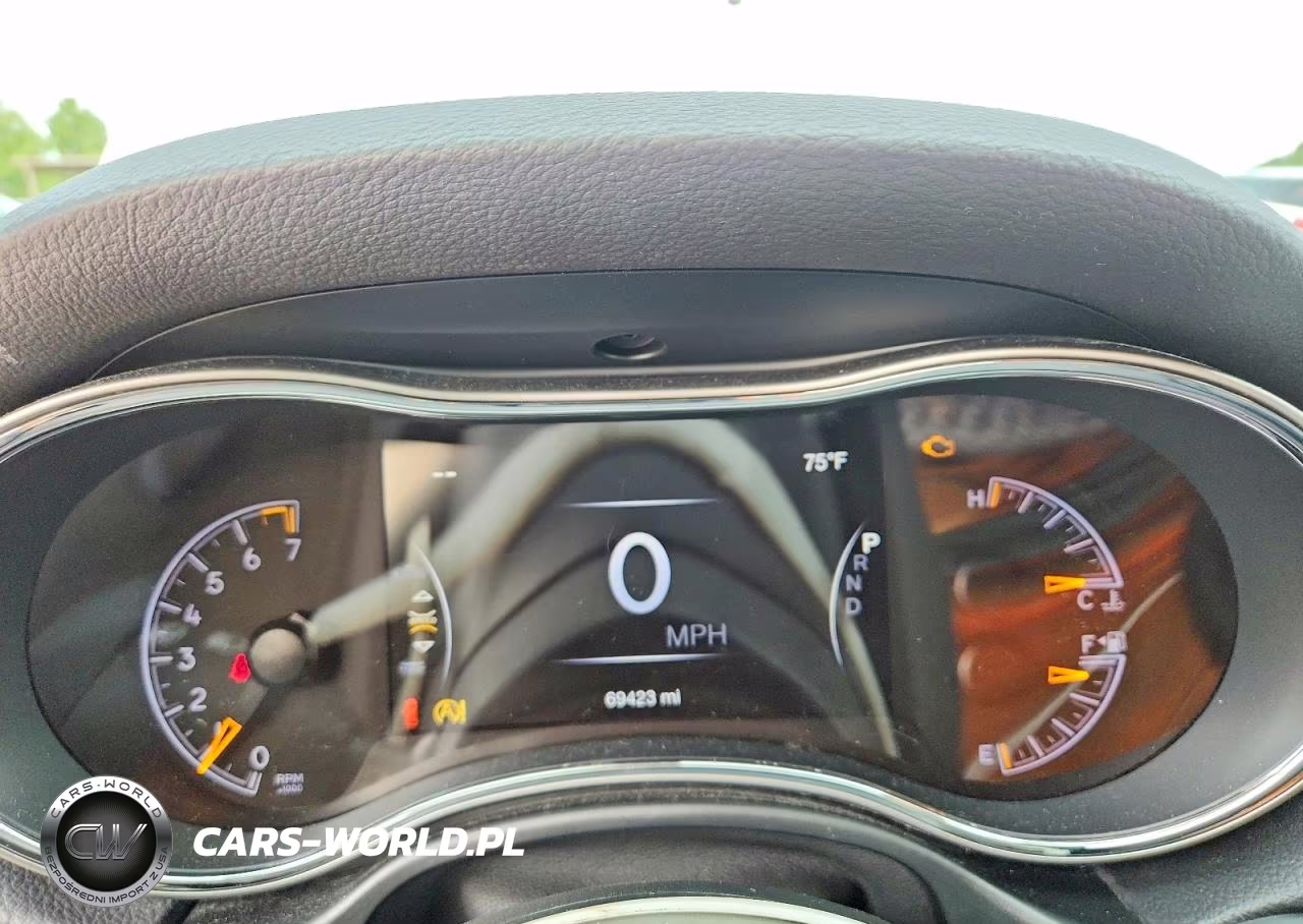 2019 Jeep Grand Cherokee Laredo VIN:1C4RJEAG3KC752211 - 9