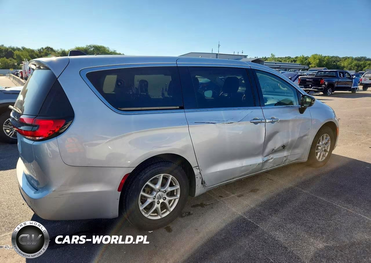 2024 Chrysler Pacifica Touring L VIN:2C4RC1BG6RR172874 - 3