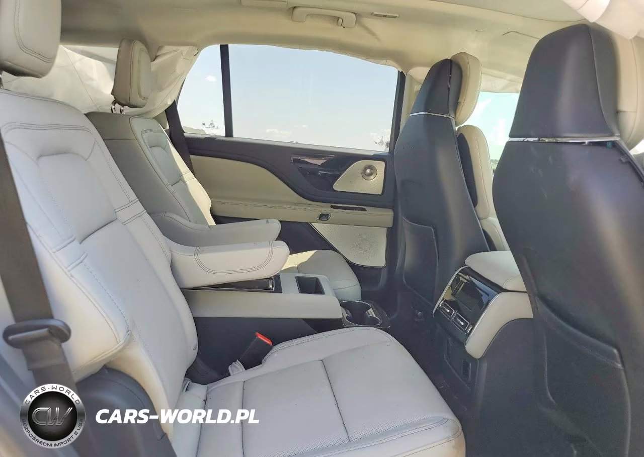 2026 Lincoln Aviator Reserve VIN:5LM5J7XC1TGL05748 - 11