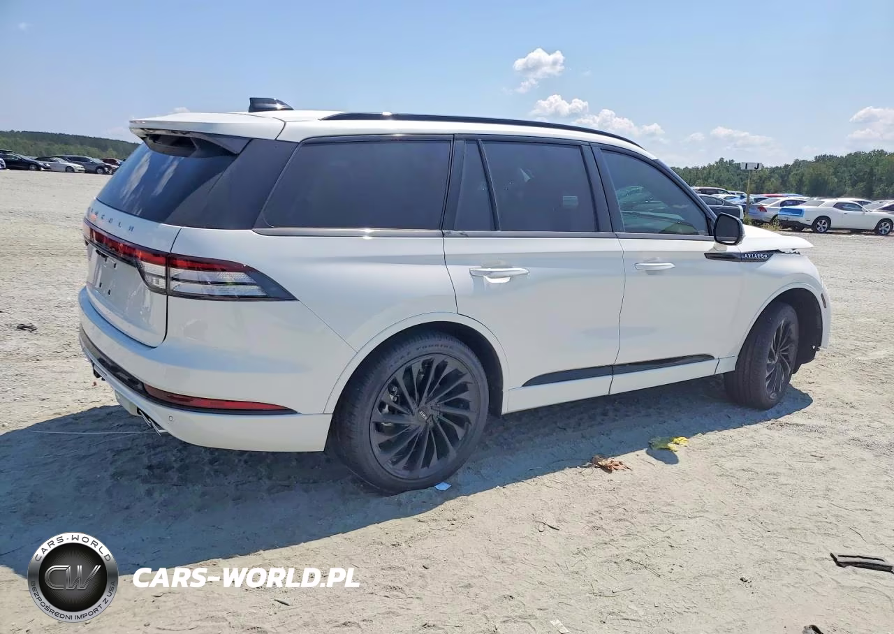 2026 Lincoln Aviator Reserve VIN:5LM5J7XC1TGL05748 - 3