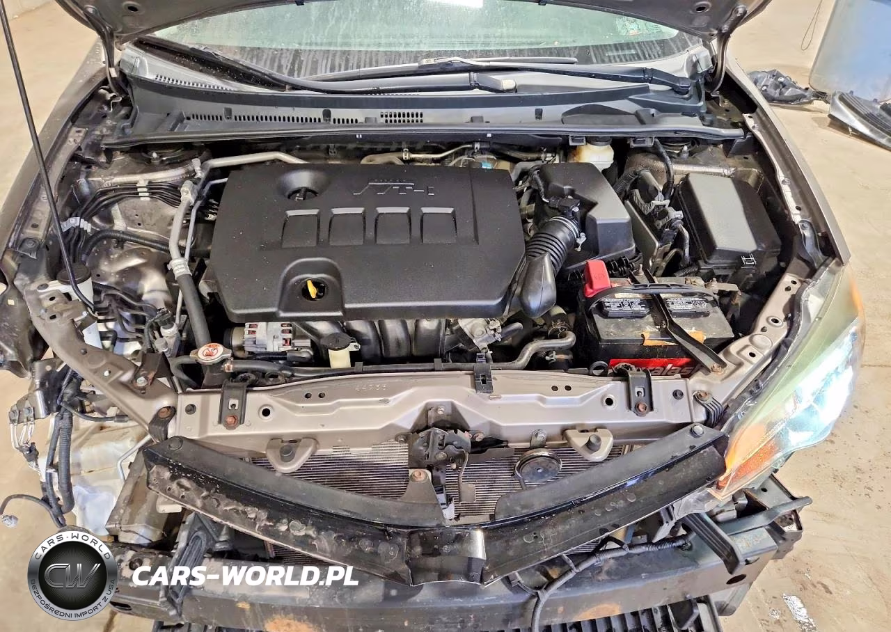 2018 Toyota Corolla Le VIN:5YFBURHE7JP770303 - 11