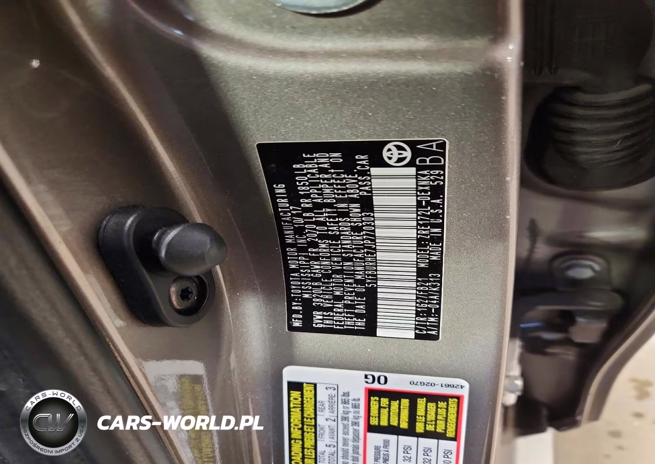2018 Toyota Corolla Le VIN:5YFBURHE7JP770303 - 13