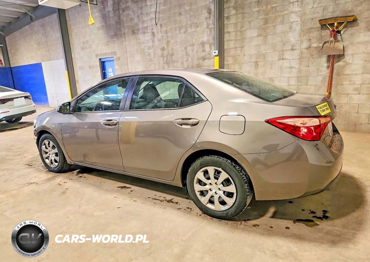 2018 Toyota Corolla Le VIN:5YFBURHE7JP770303 - 2