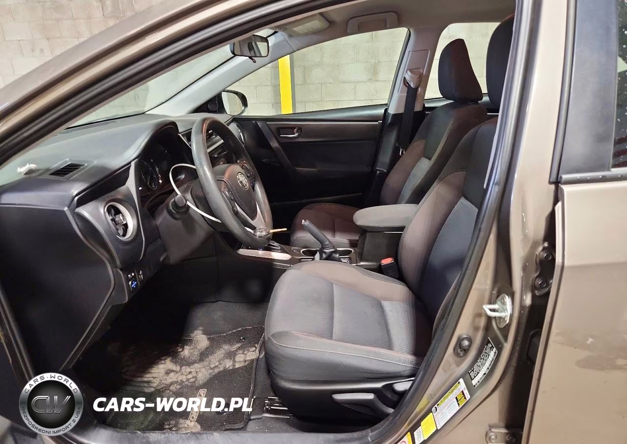 2018 Toyota Corolla Le VIN:5YFBURHE7JP770303 - 7