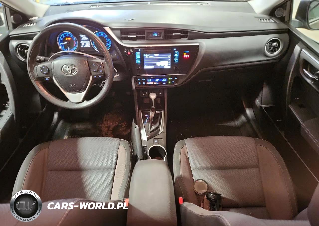 2018 Toyota Corolla Le VIN:5YFBURHE7JP770303 - 8