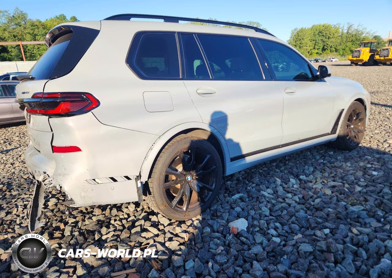 2025 BMW X7 xDrive40I VIN:5UX23EM06S9X92529 - 3