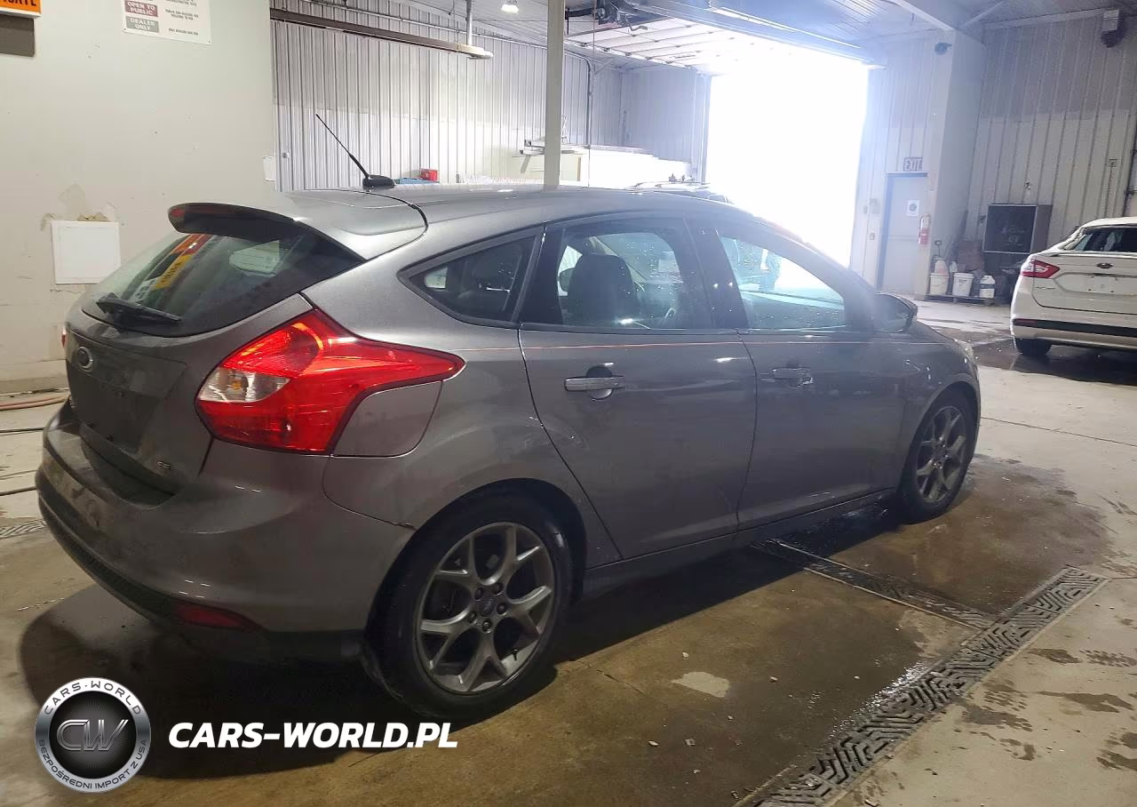 2014 Ford Focus Se VIN:1FADP3K25EL262069 - 3