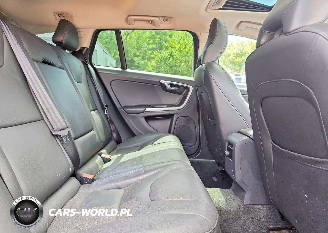 2018 Volvo V60 Cross Country Premier VIN:YV440MWK1J2055335 - 11