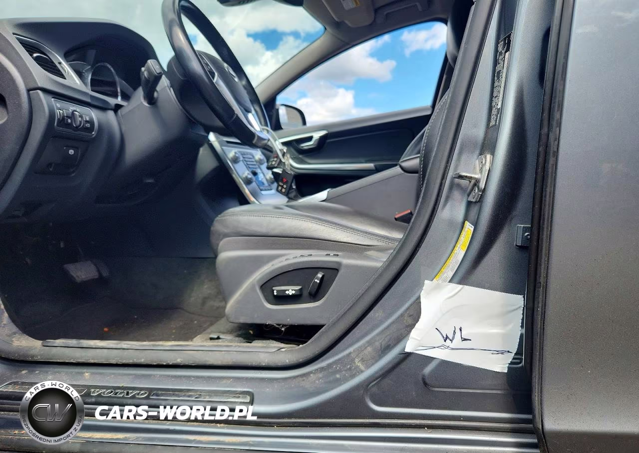 2018 Volvo V60 Cross Country Premier VIN:YV440MWK1J2055335 - 13
