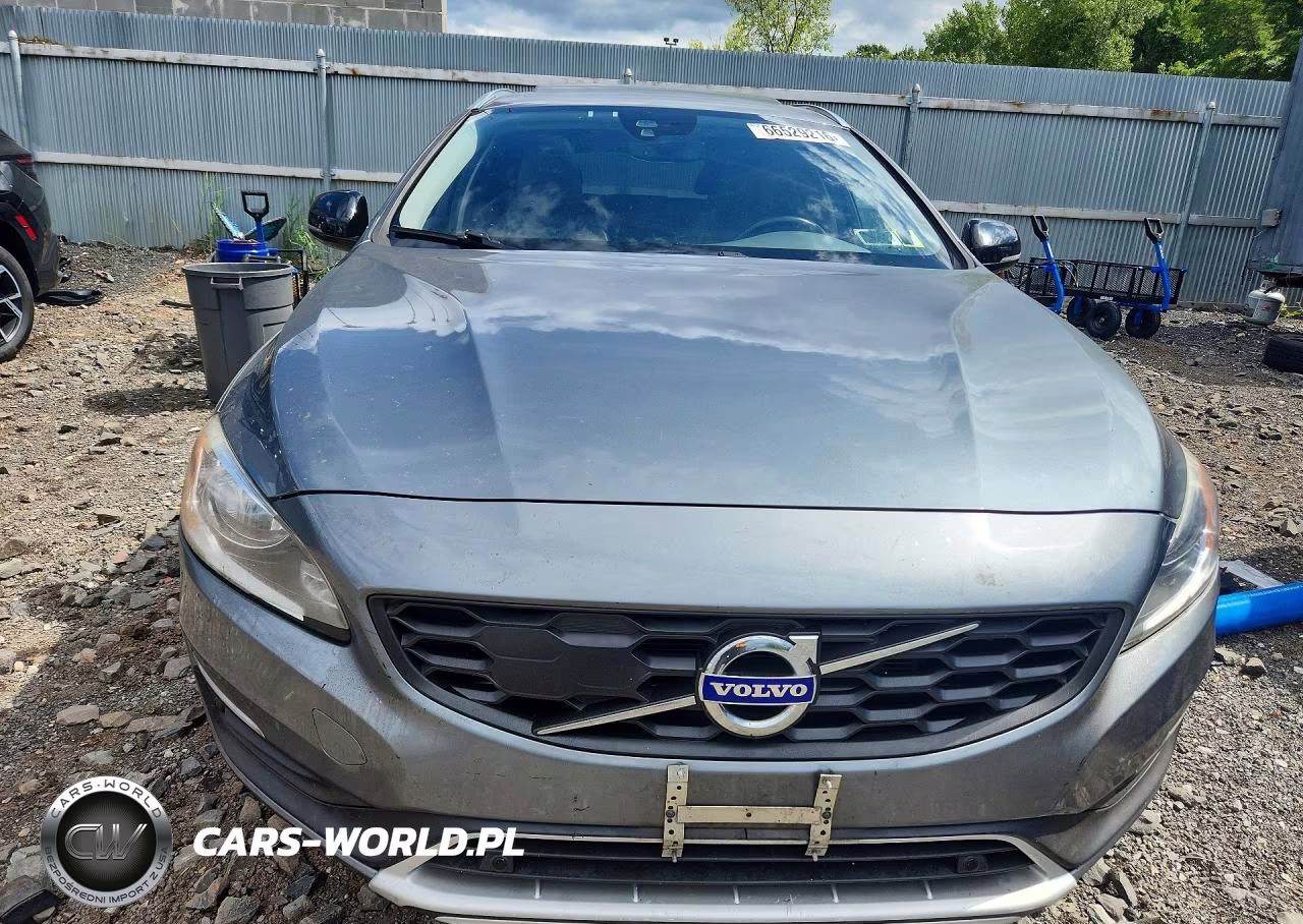 2018 Volvo V60 Cross Country Premier VIN:YV440MWK1J2055335 - 5