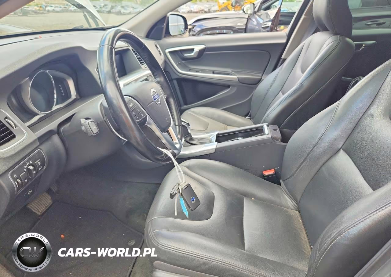 2018 Volvo V60 Cross Country Premier VIN:YV440MWK1J2055335 - 7