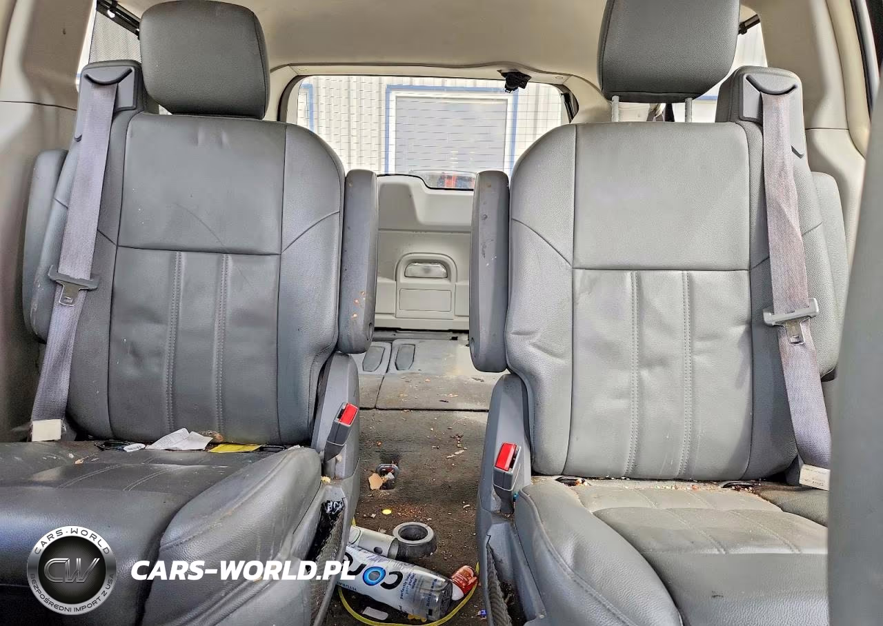 2008 Chrysler Town & Country Touring VIN:2A8HR54P48R769429 - 10