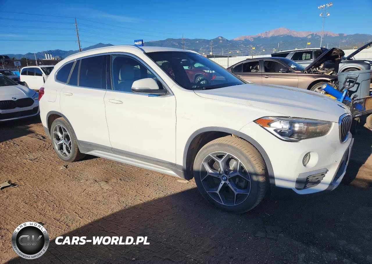 2018 BMW X1 xDrive28I VIN:WBXHT3C39J5L33886 - 4