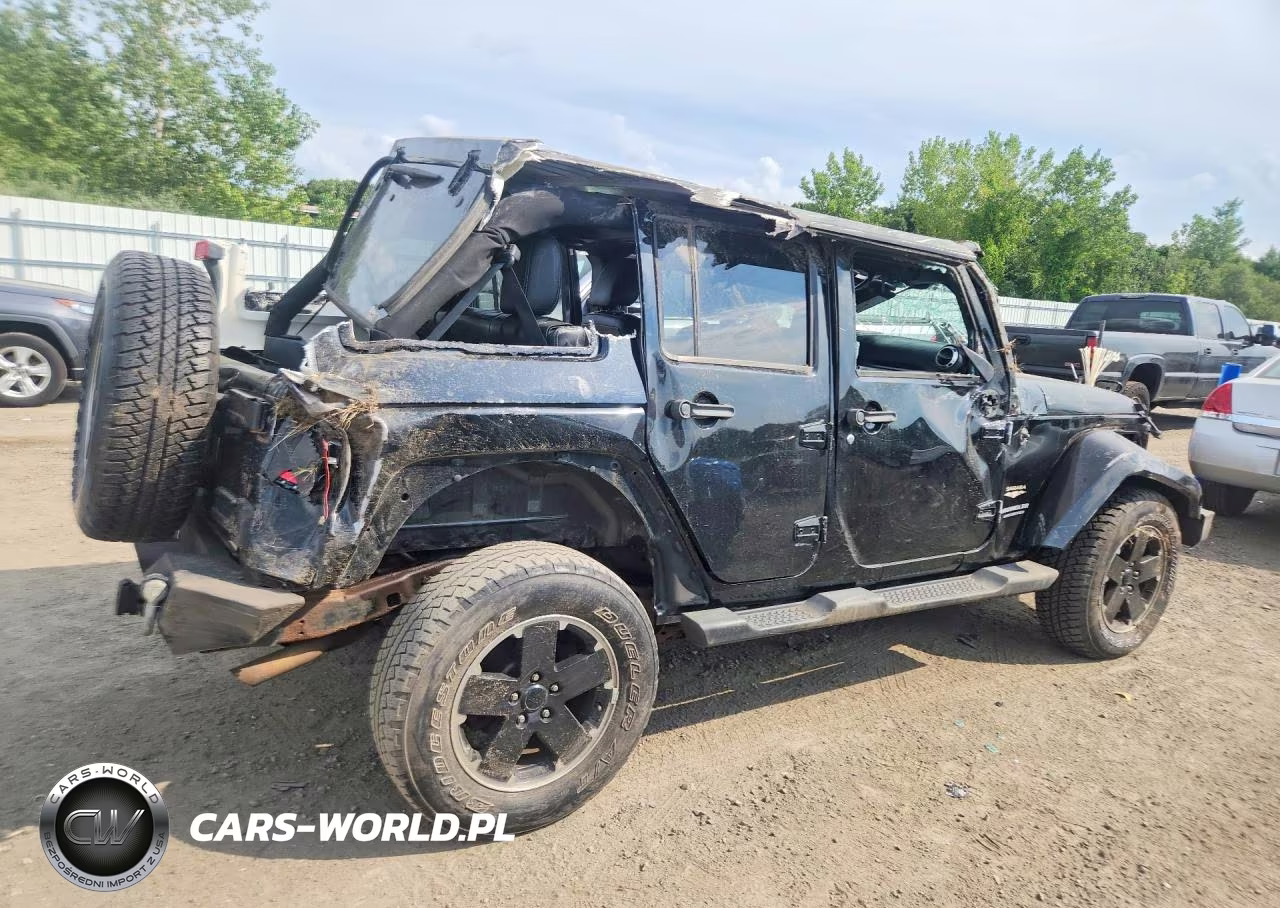 2013 Jeep Wrangler Unlimited Sahara VIN:1C4BJWEG6DL547924 - 3