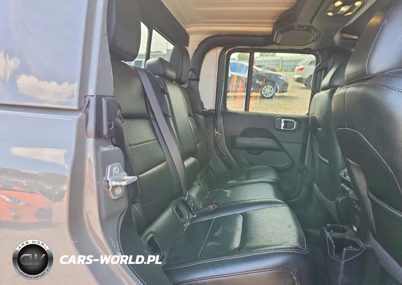 2020 Jeep Gladiator Overland VIN:1C6HJTFG2LL212978 - 10