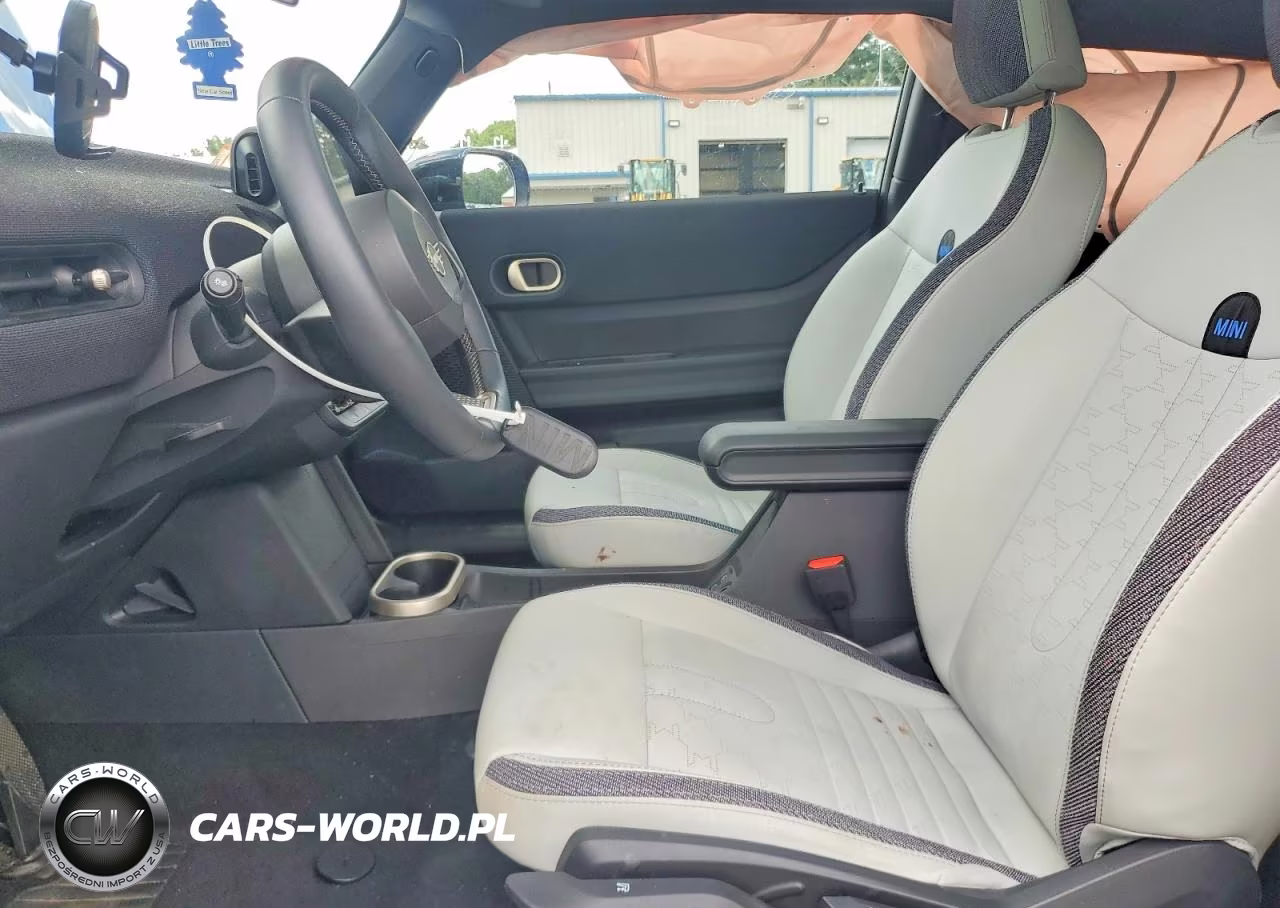 2025 Mini Cooper Base VIN:WMW13GD08S2X52192 - 7