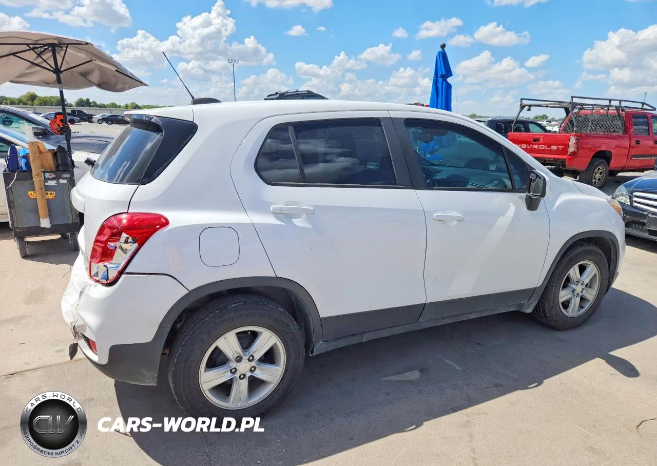 2019 Chevrolet Trax Ls VIN:3GNCJKSB4KL233235 - 3