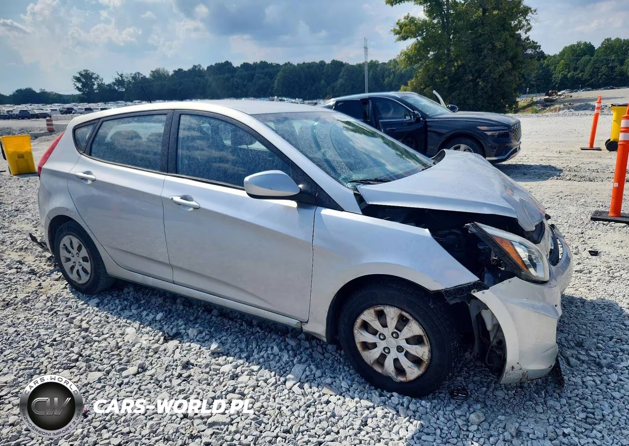 2015 Hyundai Accent Gs VIN:KMHCT5AE4FU204681 - 4